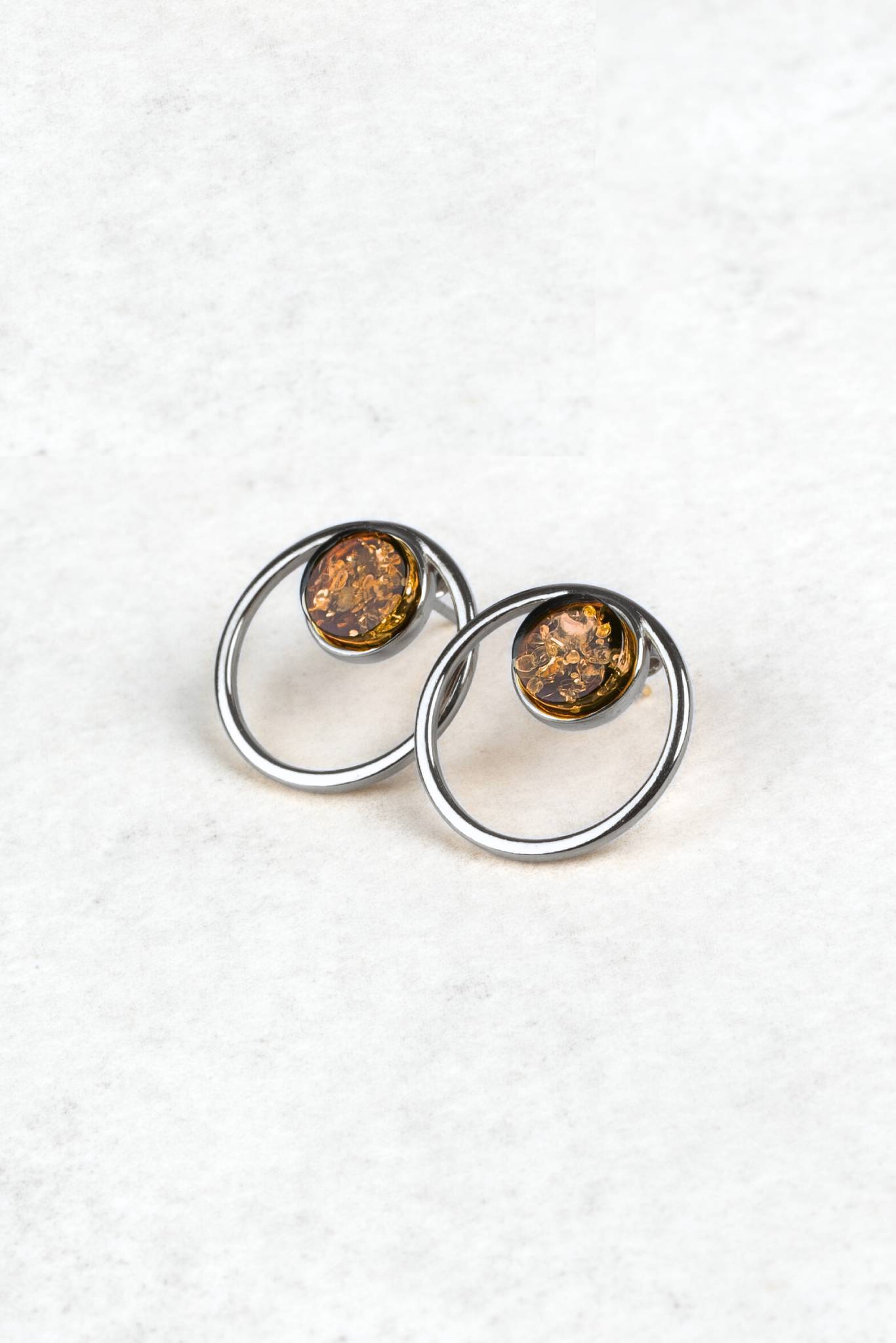 Modern Silver Earrings with Honey Amber "Porta Stellarum Honey"