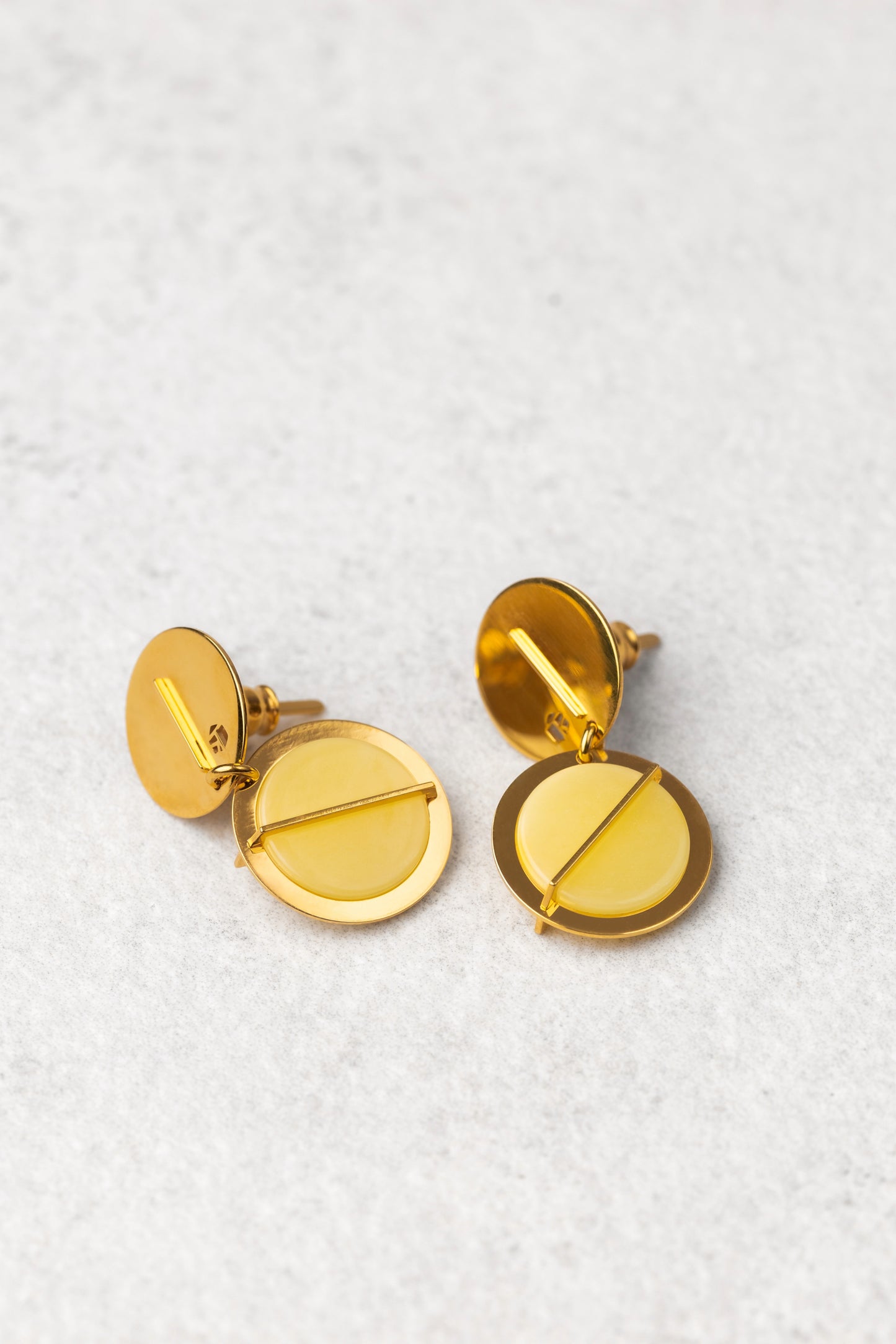 Gold-Plated Earrings with Milky Amber "Stellarum Orbis Pendo"