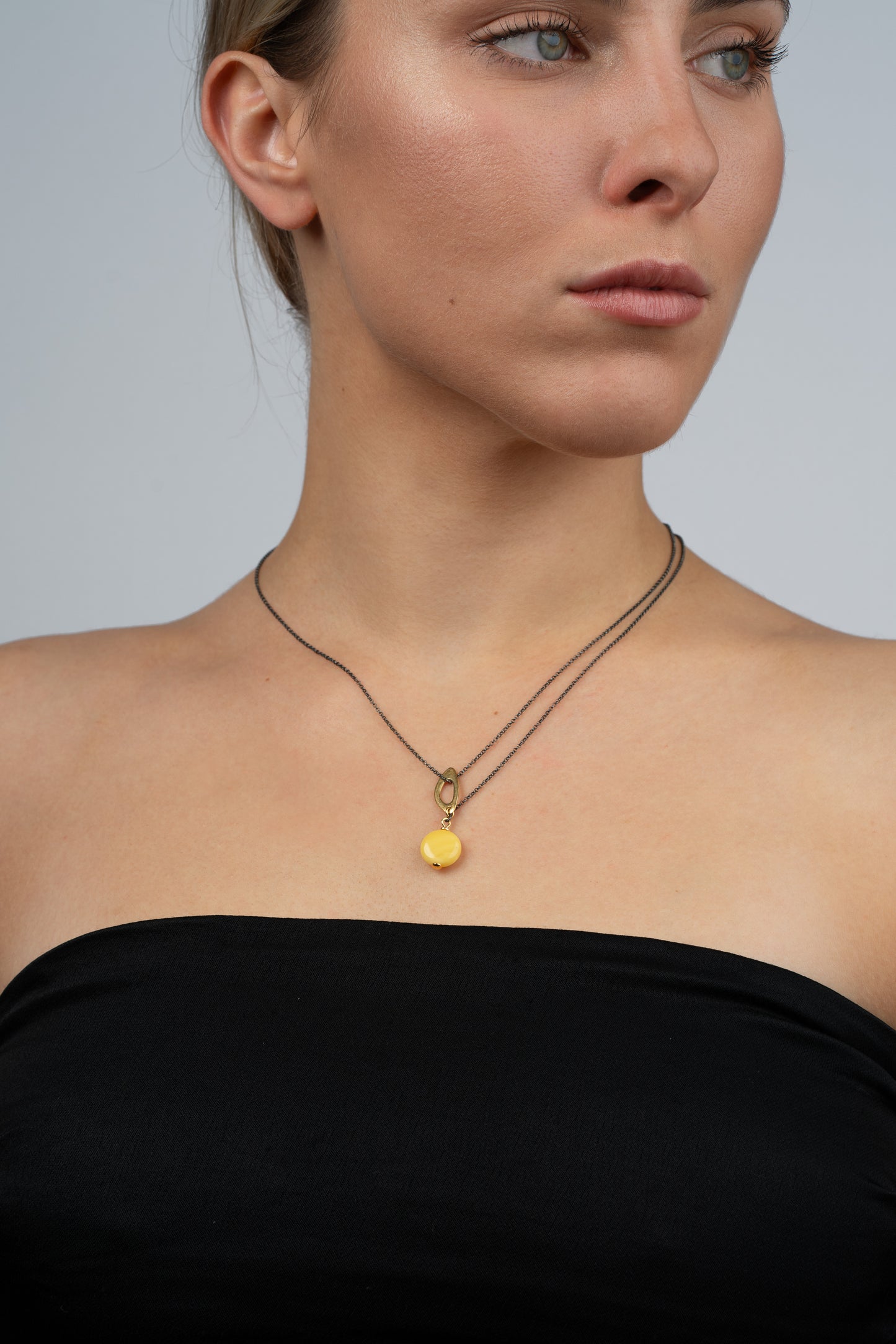 Gold-Plated Necklace with Yellow Amber "Nodus Aurum"