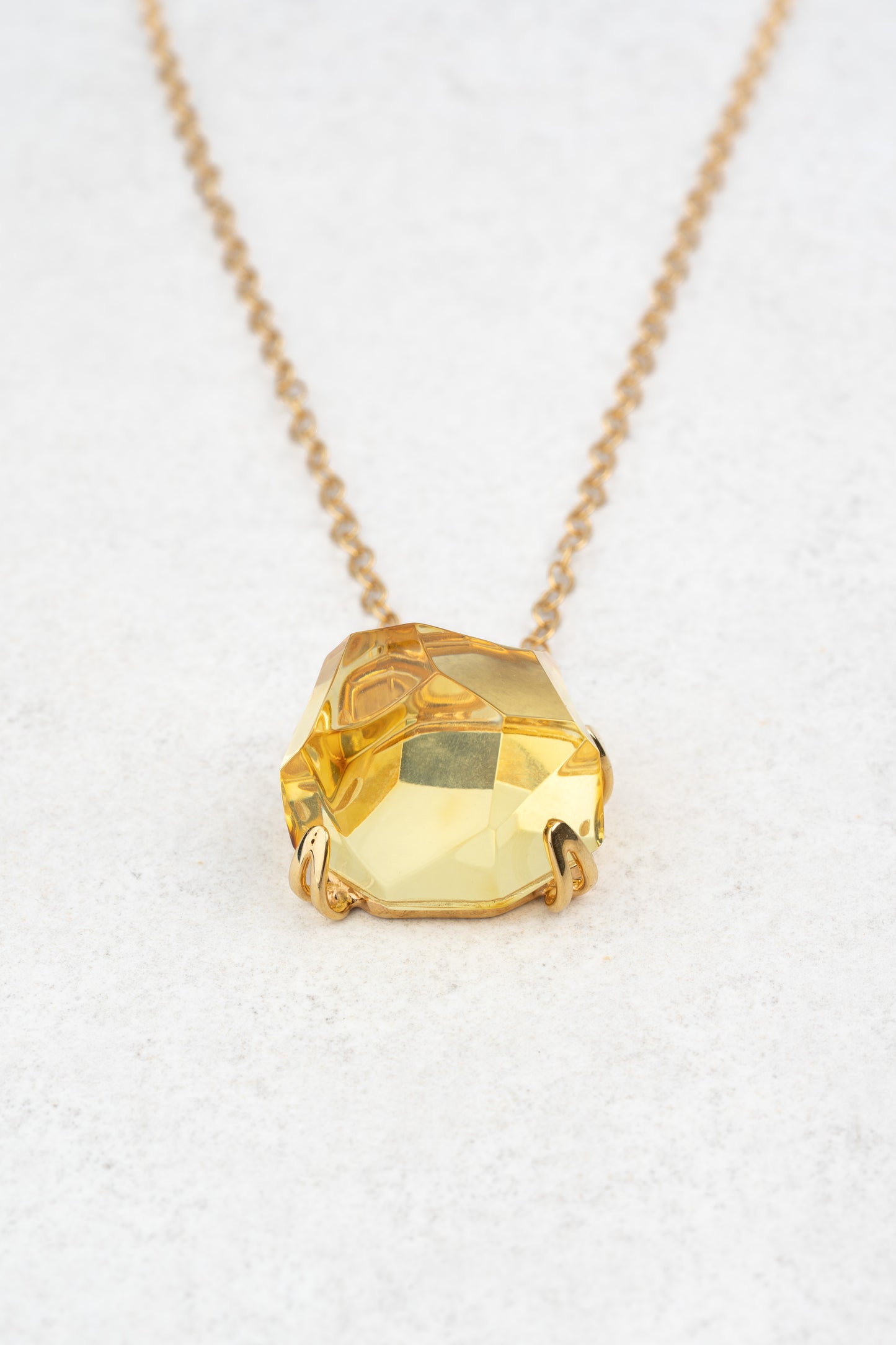 Exclusive Gold-Plated Necklace with Clear Yellow Amber “Crista Solis”
