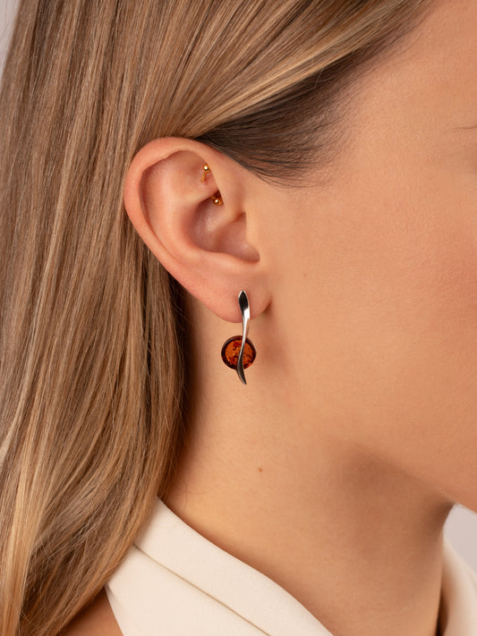 Sidabriniai gintariniai auskarai su konjako spalvos gintaru „Linea Solaris“