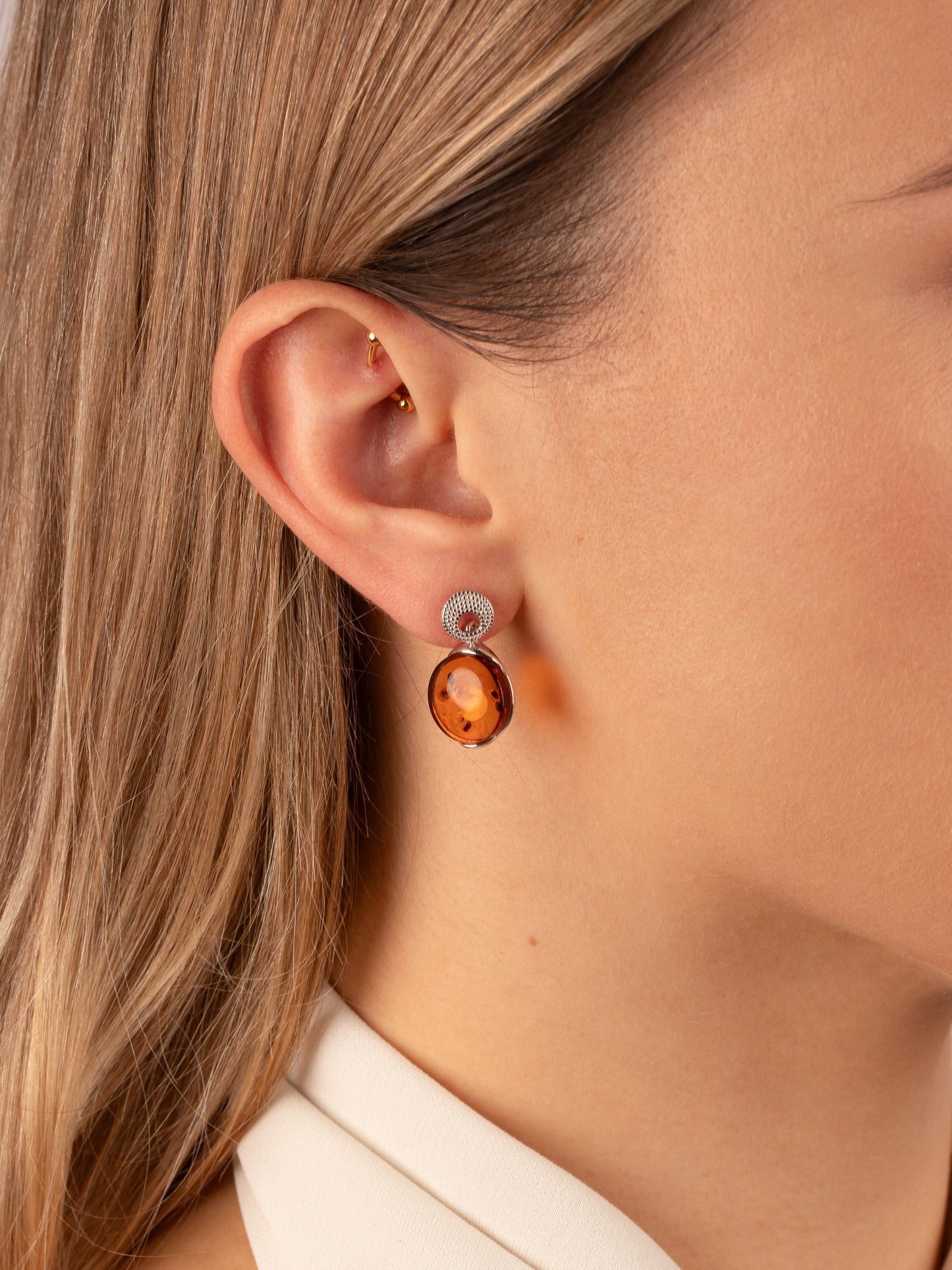 Silver Earrings with Honey-Colored Amber "Argentum Perla"