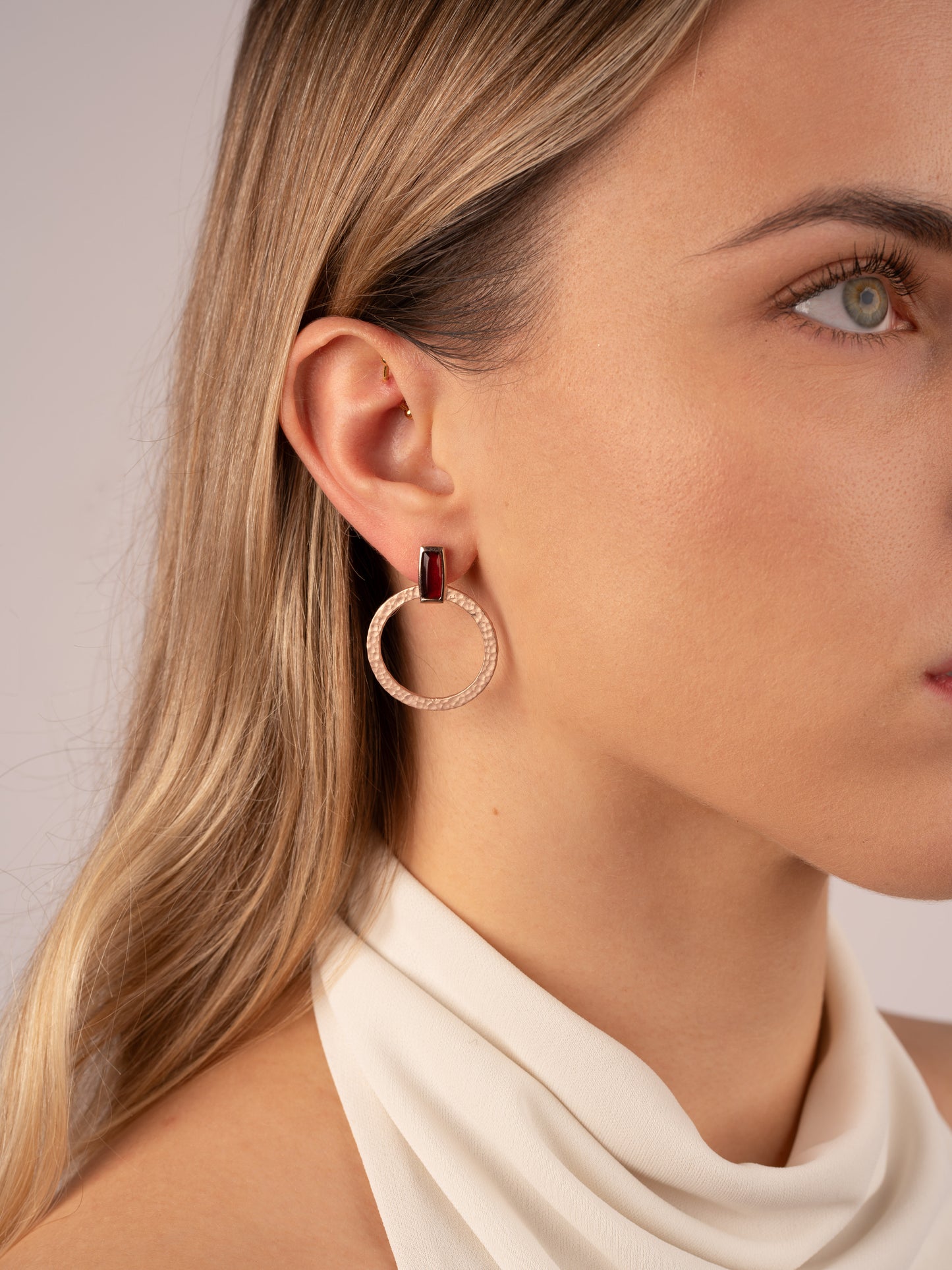 Rose-Gold Plated Earrings with Cherry Amber „Argentum Circulus Rose“