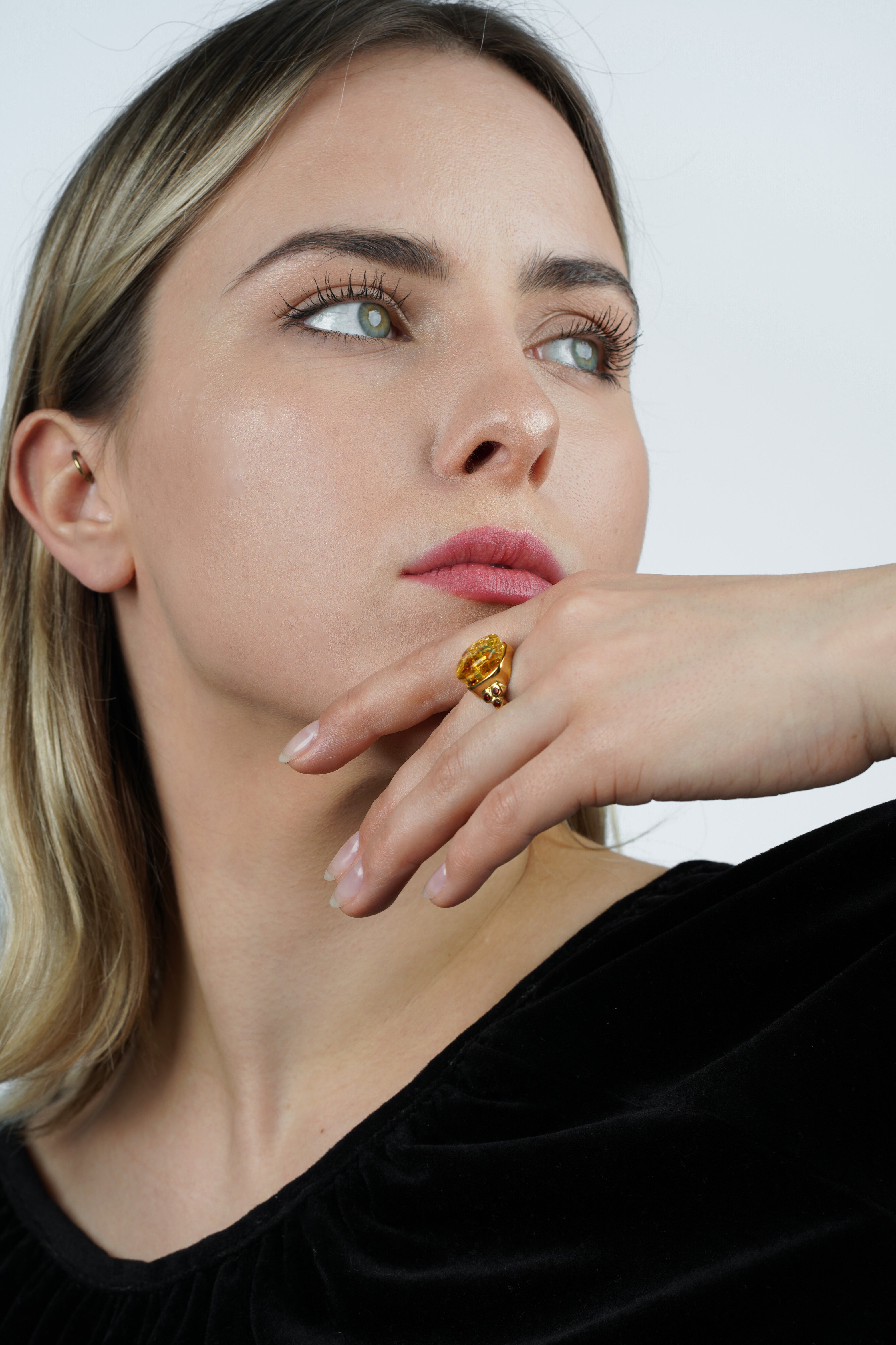 Luxurious Gold-Plated Ring with Yellow Amber "Aurum Umbrae"