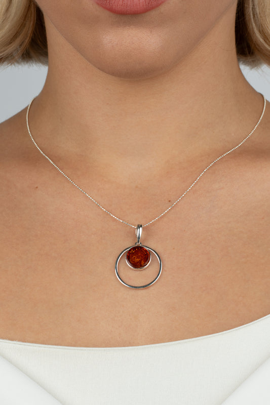 Modernus sidabrinis gintarinis pakabukas su medaus spalvos gintaru „Stella Aurea“