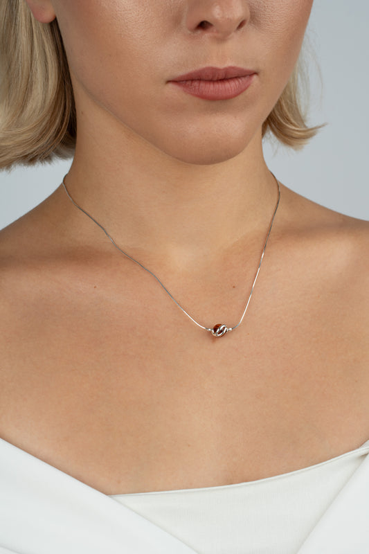 Sidabrinis gintarinis pakabukas su medaus spalvos gintaru „Nectareus Ignis“