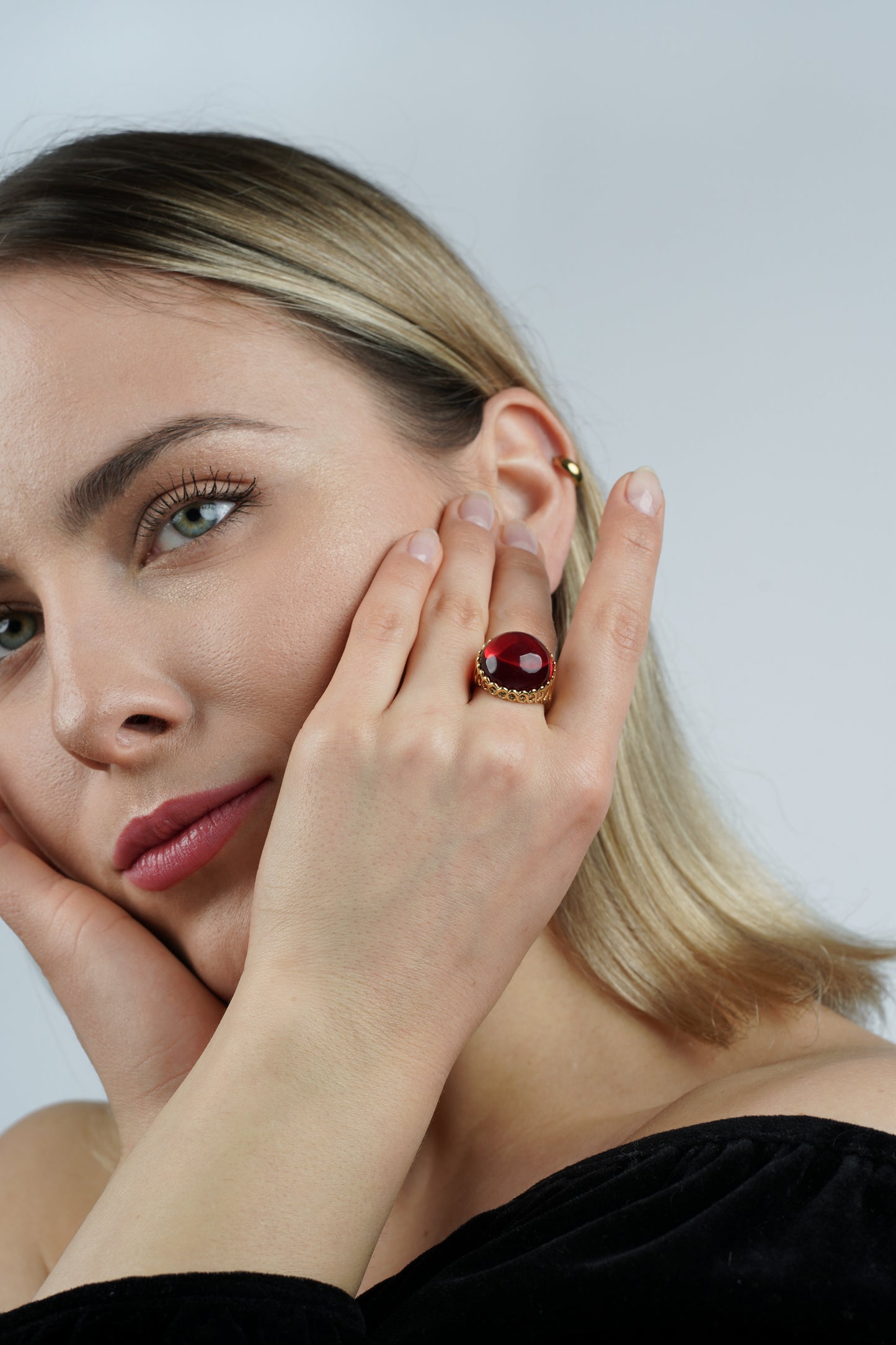 Gold-Plated Ring with Natural Red Amber "Peccatum Dulce – Regalia"