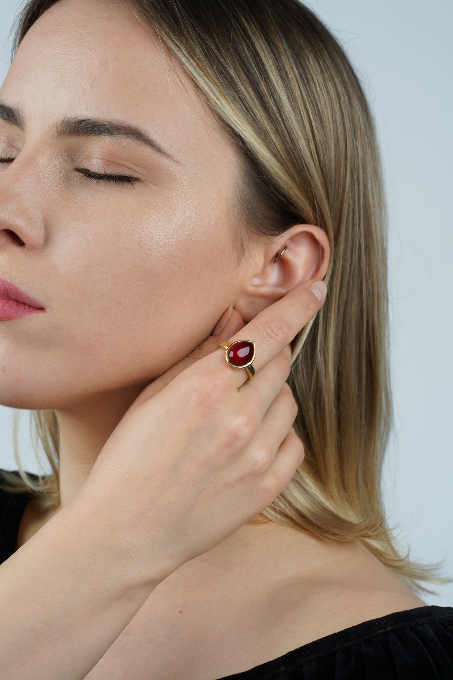 Gold-Plated Ring with Natural Red Amber "Peccatum Dulce – Lacrima"