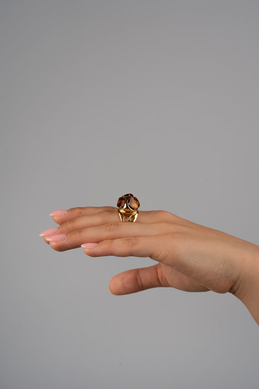 Paauksuotas gintarinis žiedas su medaus spalvos gintaru "Flos Mellis"
