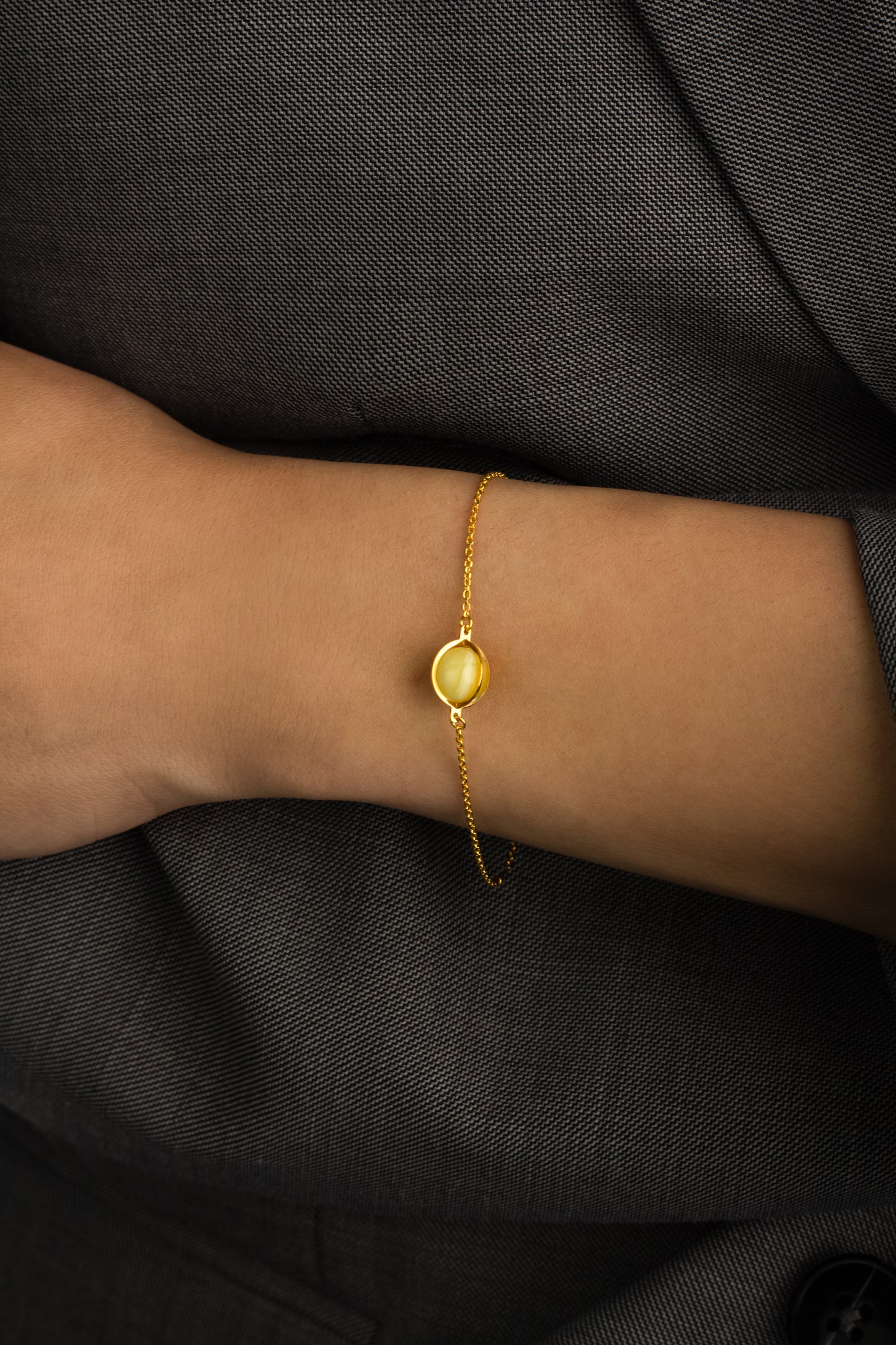 Paauksuota Elegantiška Gintaro Apyrankė „Aurum Sfera“