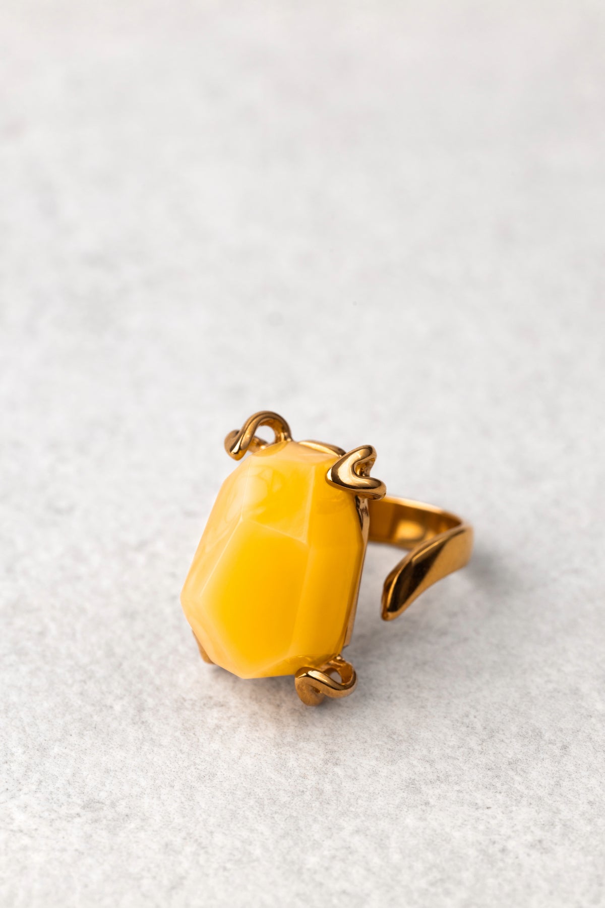 Yellow Baltic Amber Ring “Royale Aurum”