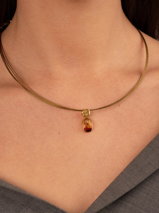 Paauksuotas medaus gintaro pakabukas „Aurea Textura“