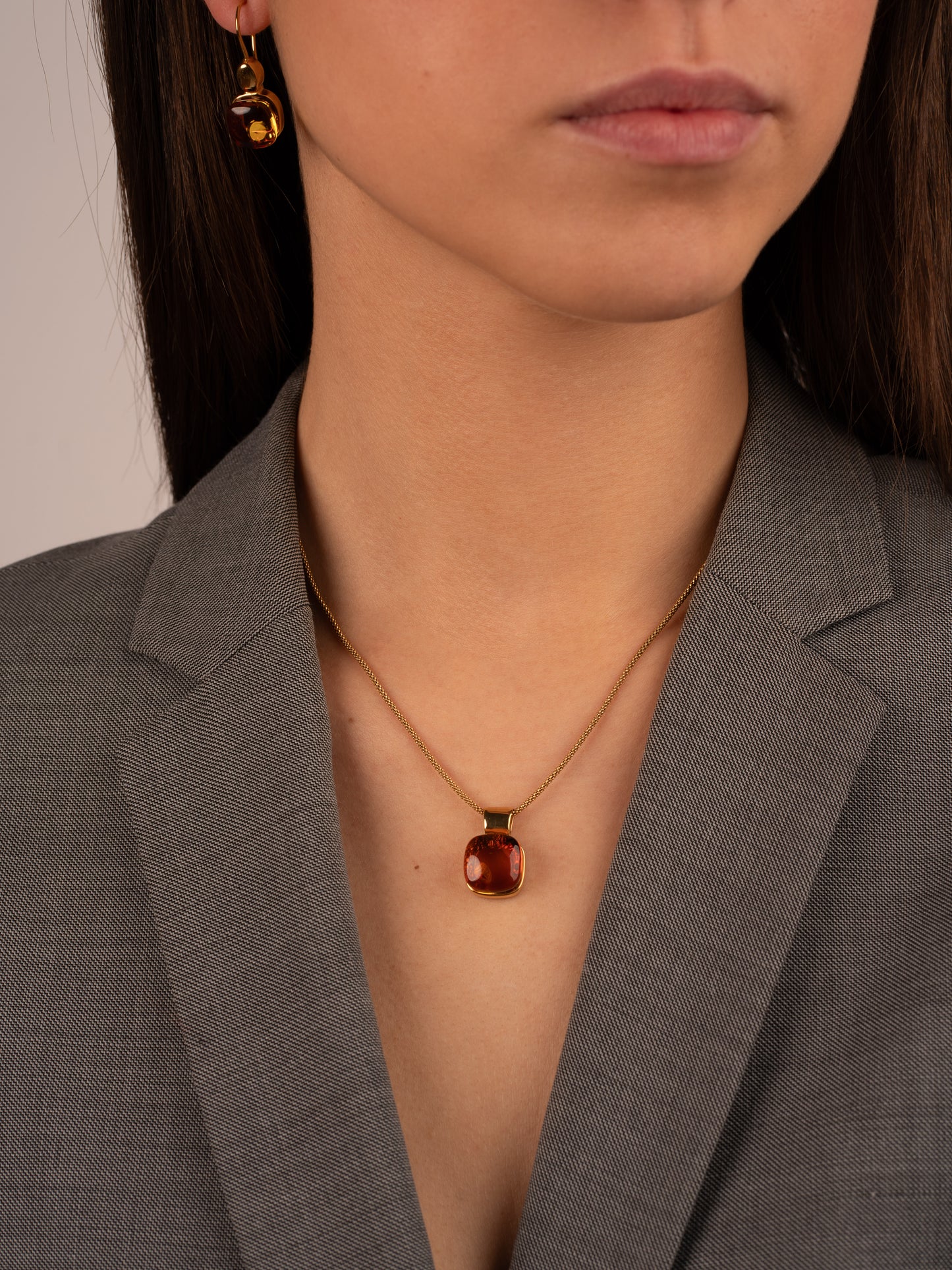 Modern Gold-Plated Pendant with Honey-Colored Amber "Aurea Splendor"