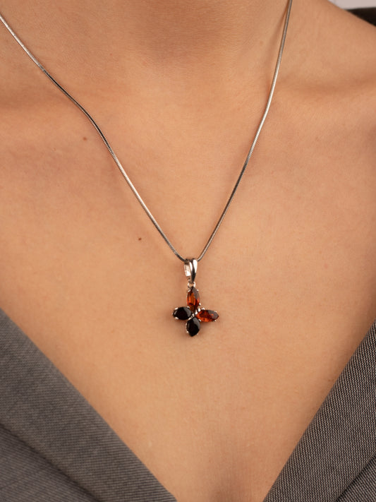 Sidabrinis gintaro pakabukas su medaus ir vyšninės spalvos gintaru „Flos Obsidianus“
