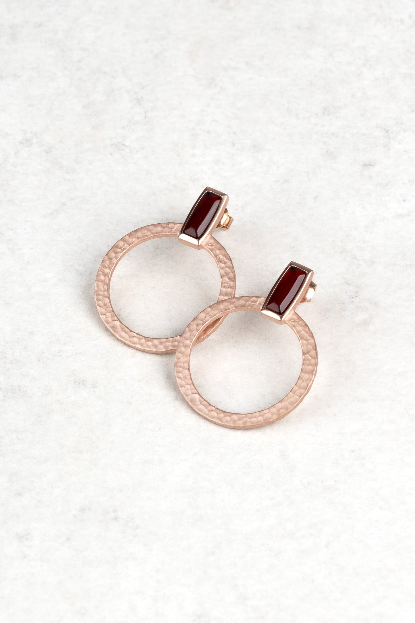 Rose-Gold Plated Earrings with Cherry Amber „Argentum Circulus Rose“