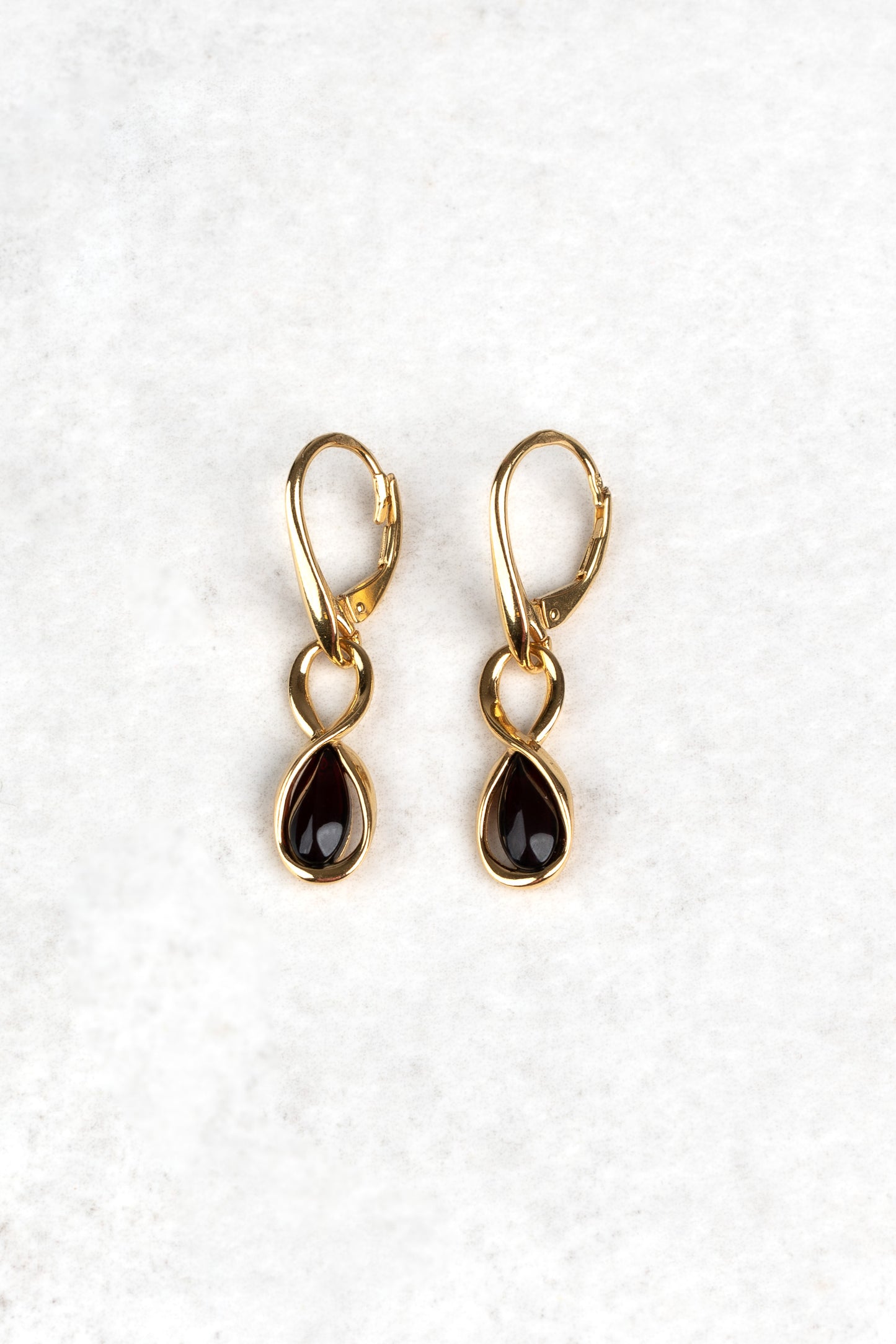 Gold-Plated Earrings with Cherry-Colored Amber "Infinitas Noctis"