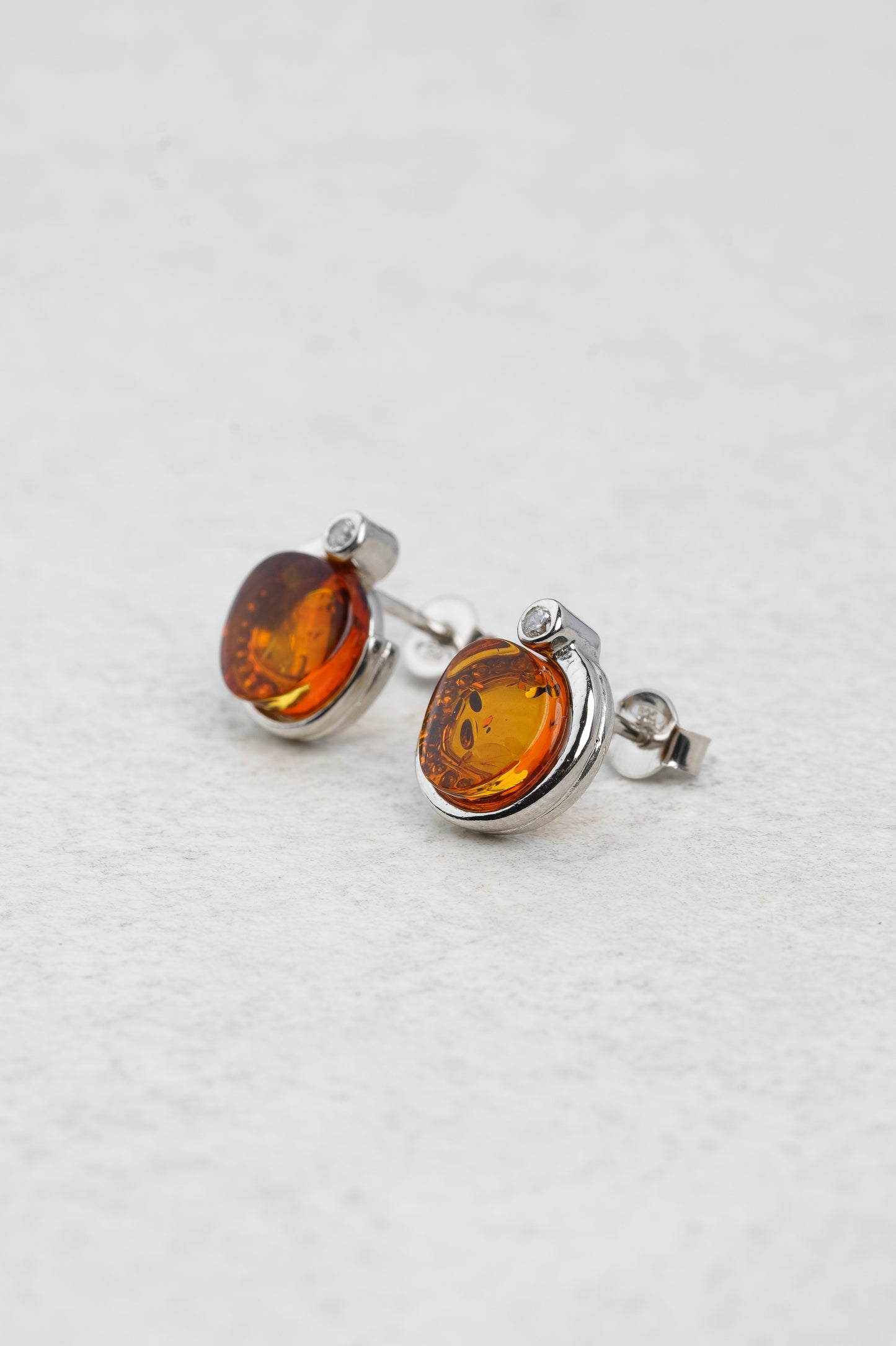 Silver Earrings with Honey-Colored Amber "Luna Aurum"