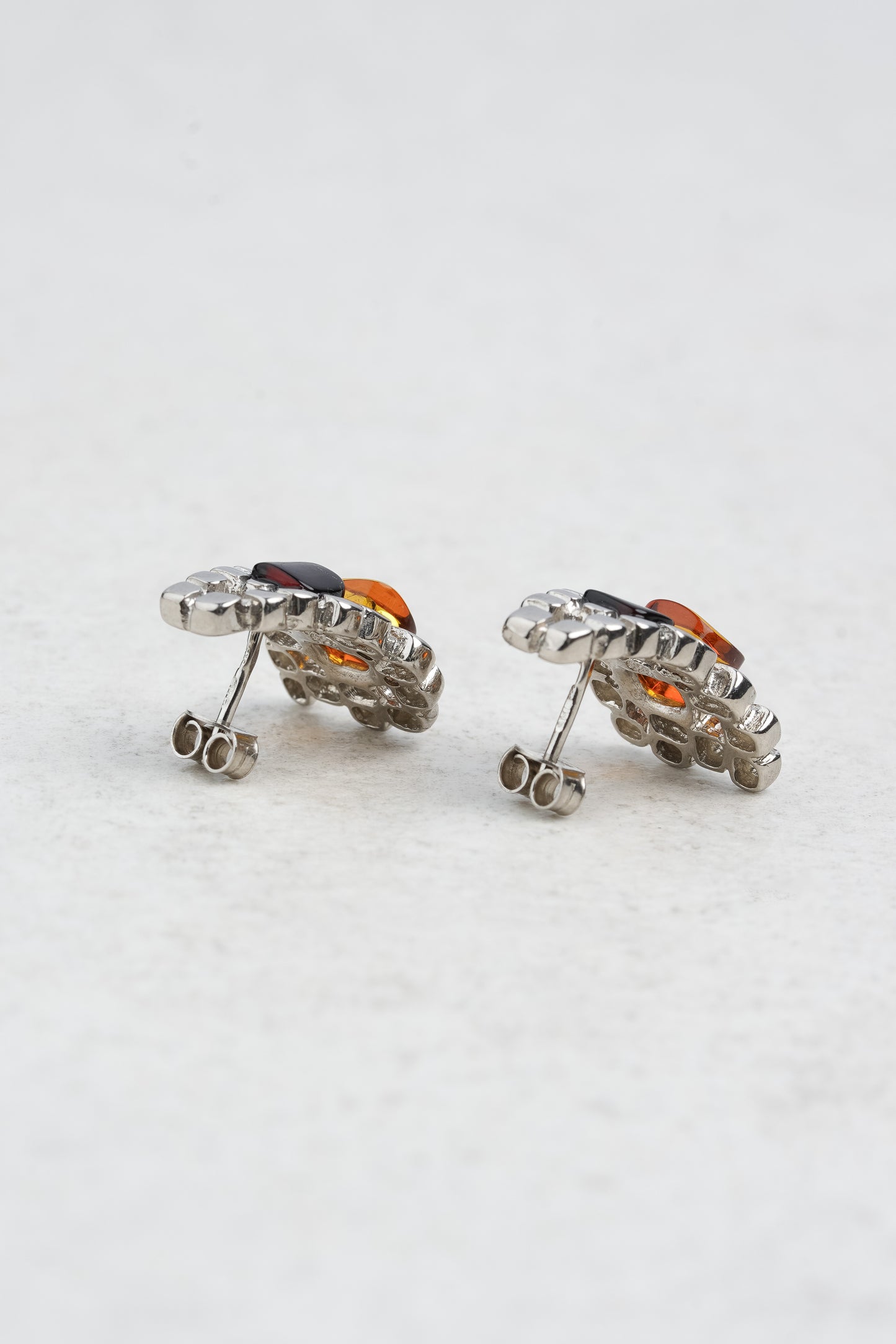 Silver Earrings with Honey and Cherry-Colored Amber "Luxar Ambrosium - Fides“