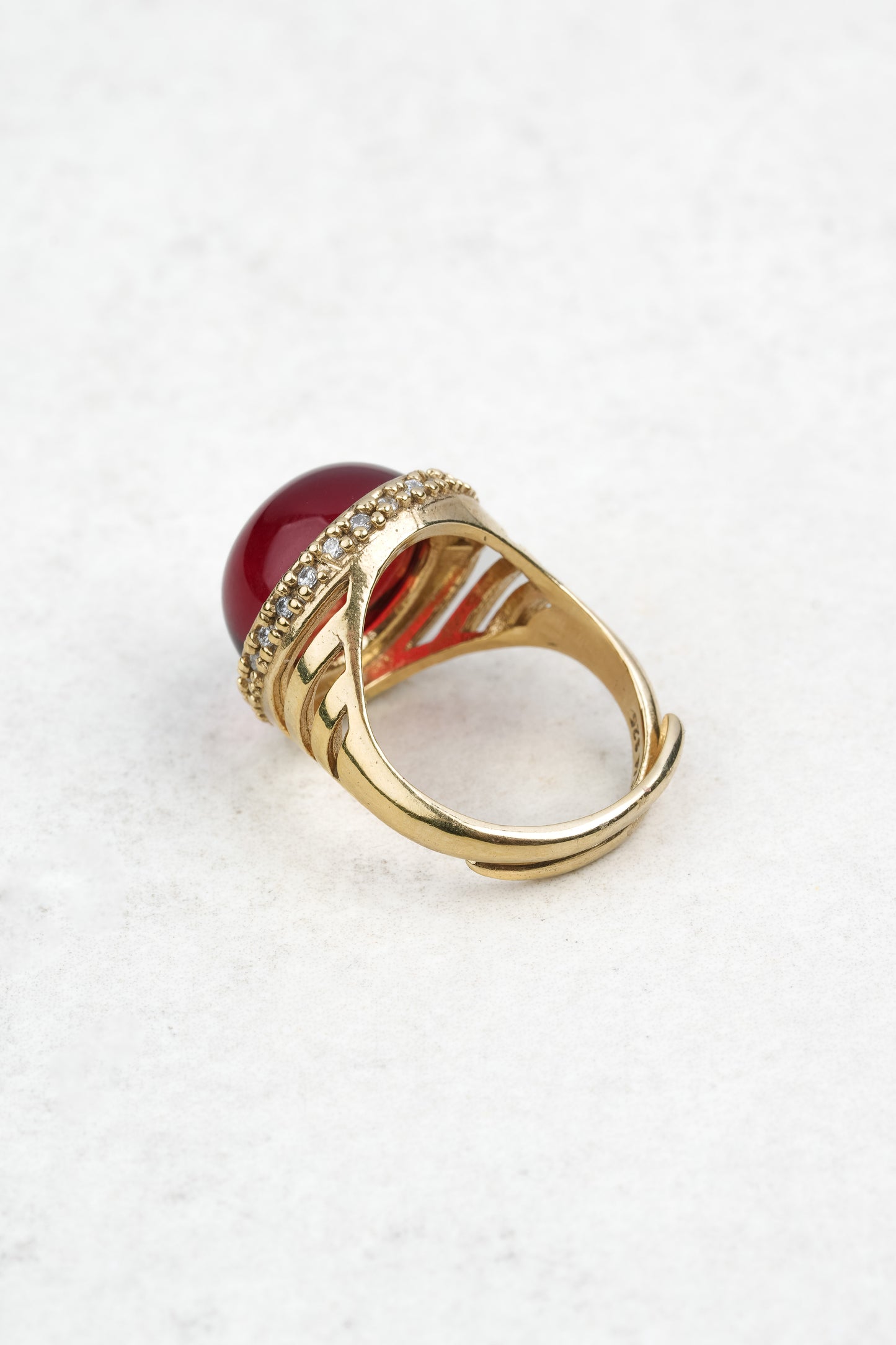 Gold-Plated Ring with Natural Red Amber "Peccatum Dulce – Nexus"