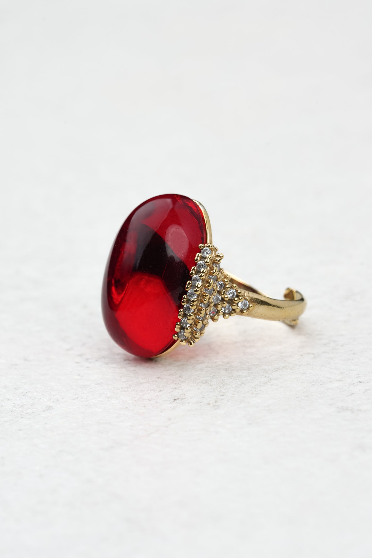 Gold-Plated Ring with Natural Red Amber "Peccatum Dulce – Rubigo"