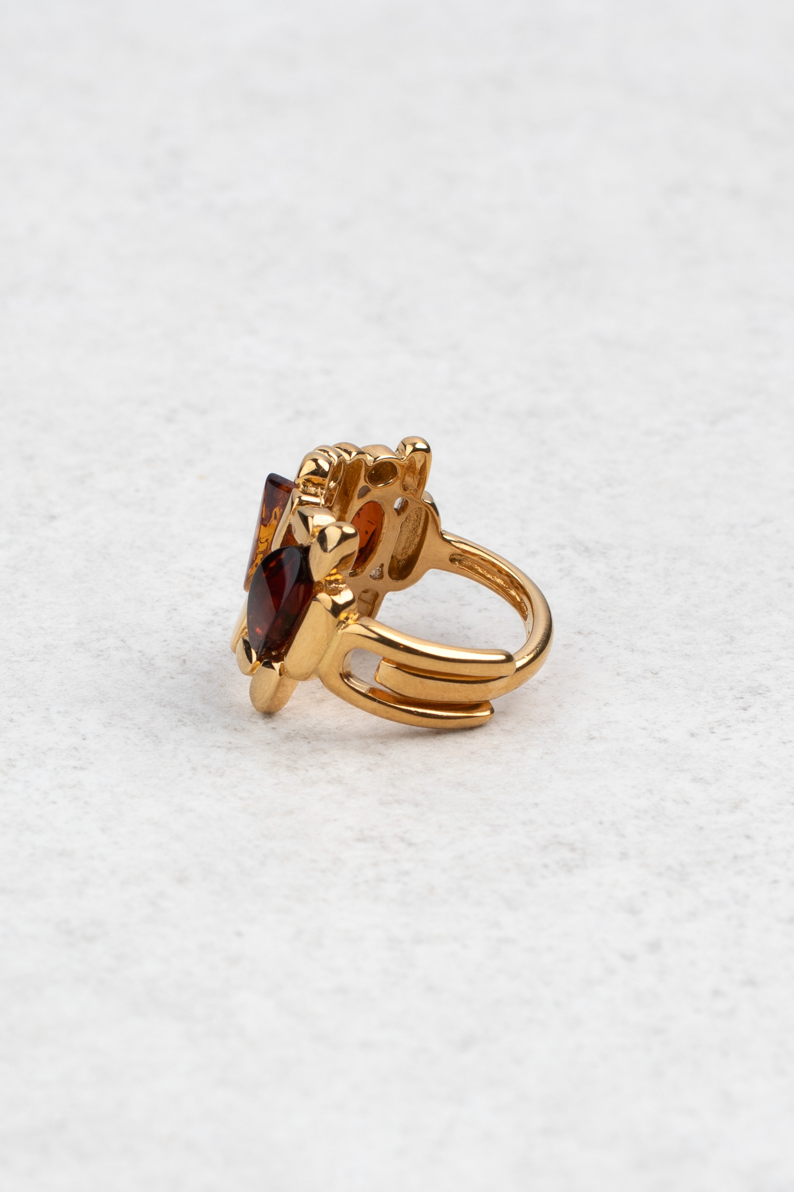 Gold-Plated Cherry & Honey Amber Ring "Luxar Ambrosium - Origo“