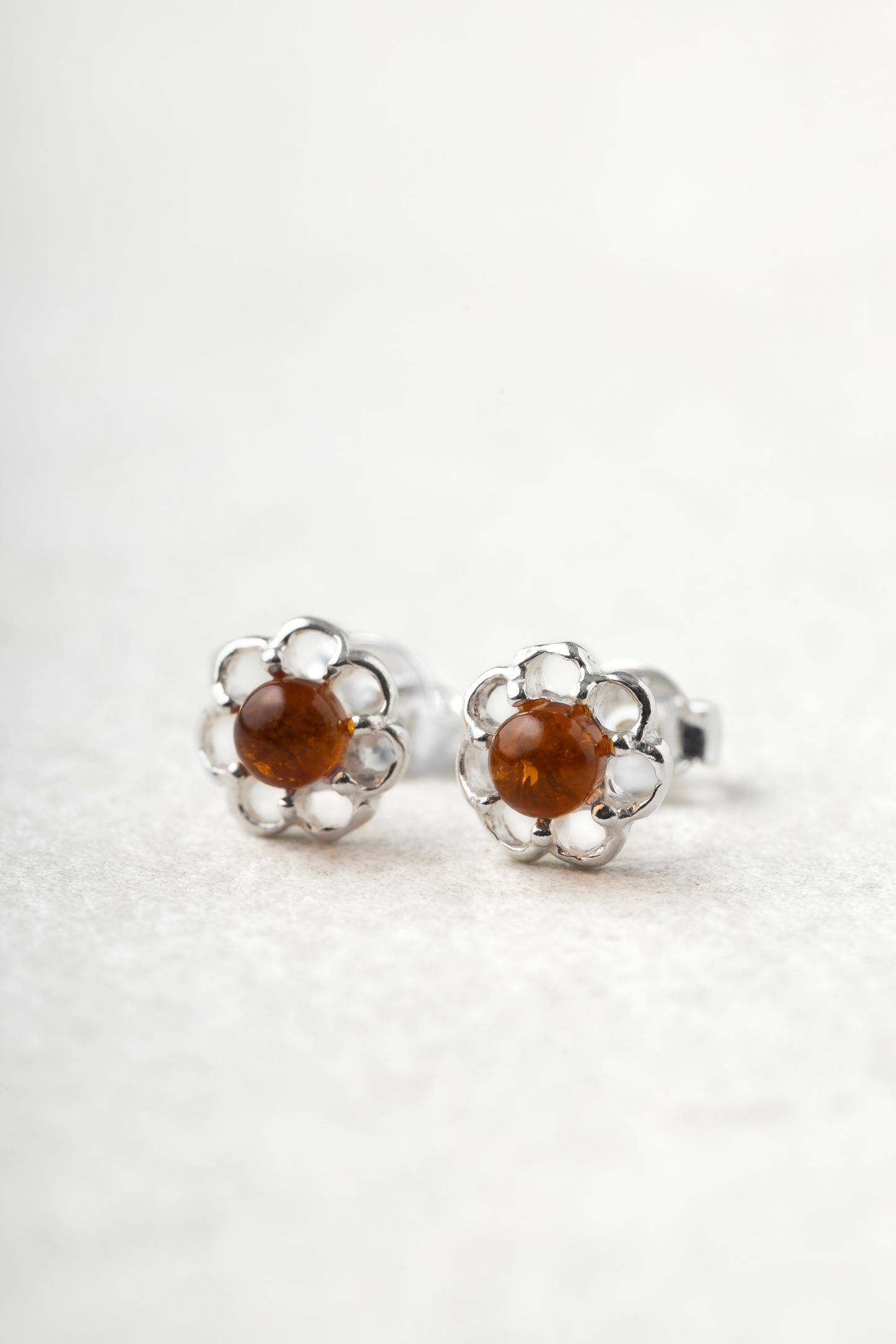 Silver Earrings with Honey-Colored Amber "Flos Solis"