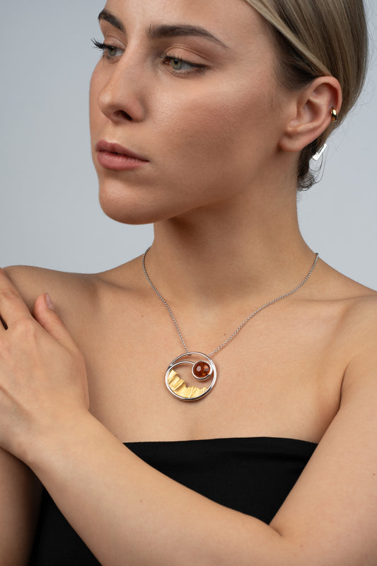 Paauksuotas sidabrinis vėrinys su medaus spalvos gintaru „Aurea Unda“