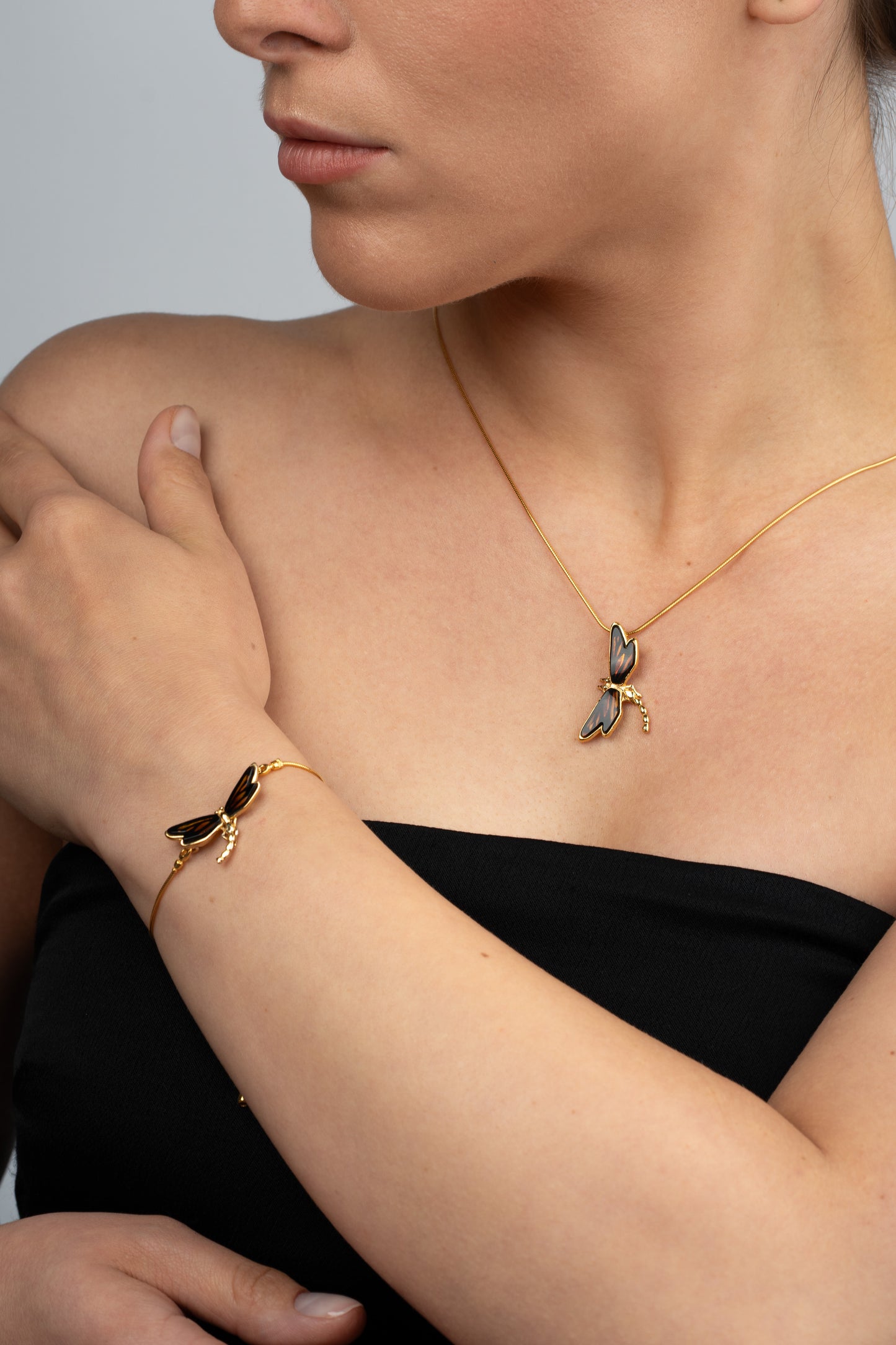 Gold-Plated Bracelet with Baltic Amber “Solifera”