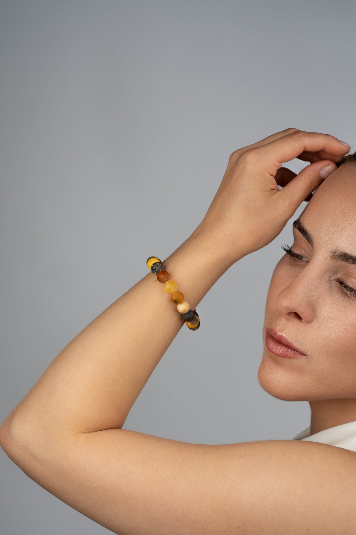 Multi-Colored Baltic Amber Bracelet "Elementa Terrae"