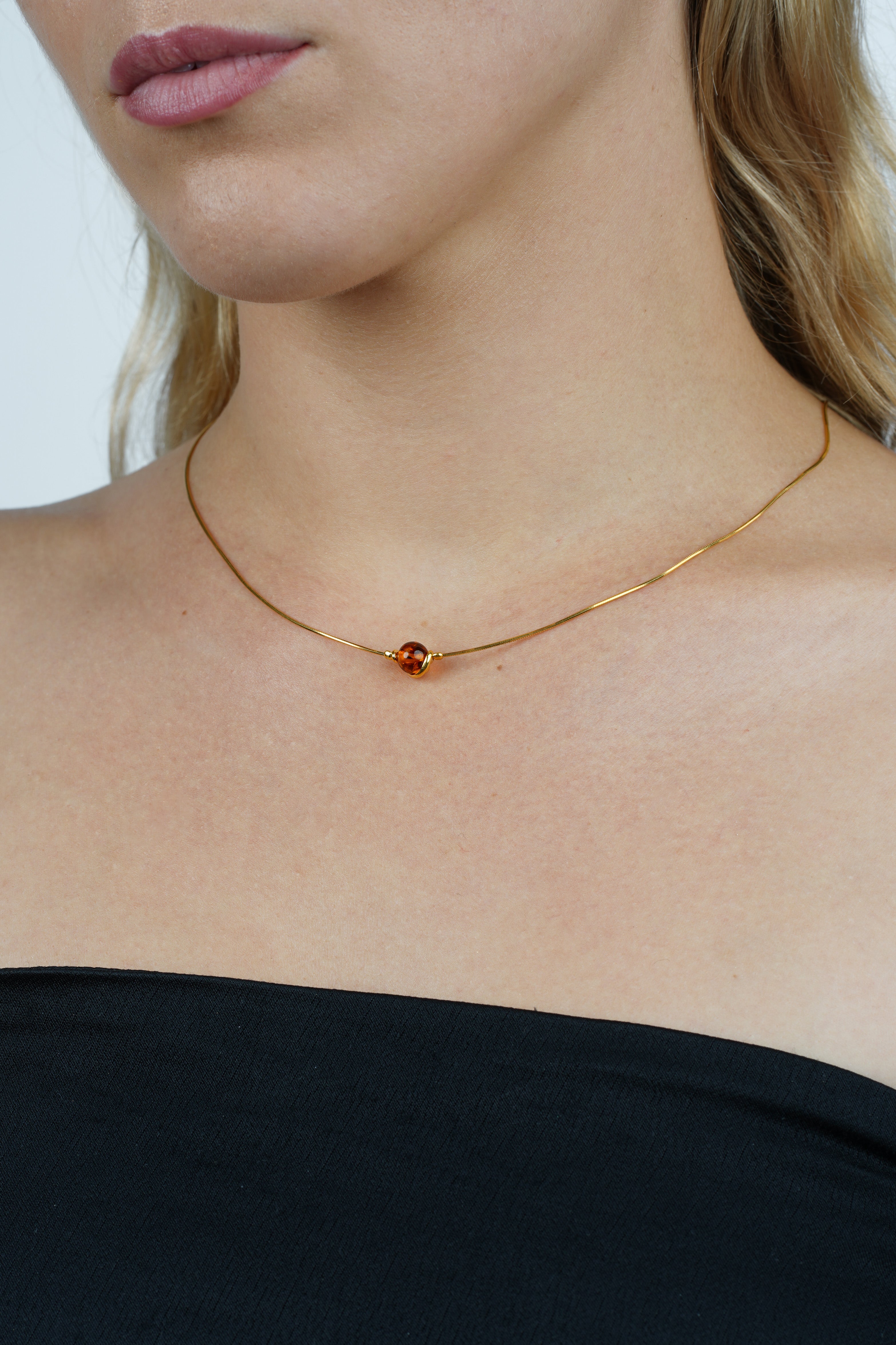 Gold-Plated Necklace with Honey Amber "Nectareus Ignis"