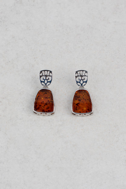 Elegantiški sidabriniai auskarai su medaus spalvos gintaru „Spiritus Ambrae“