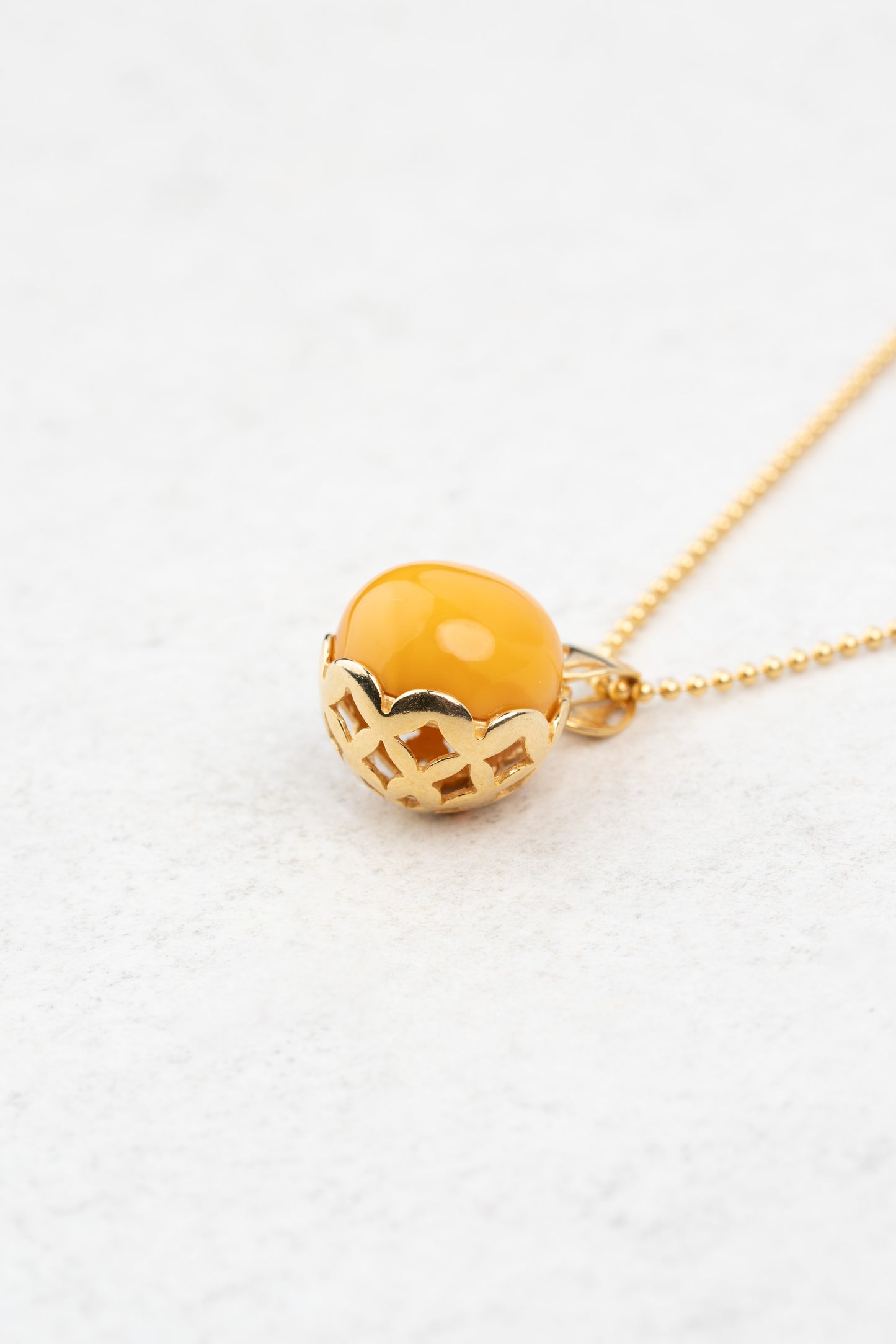 Paauskuotas Pakabukas Su Geltonuoju Gintaru „Aurea Harmonia“