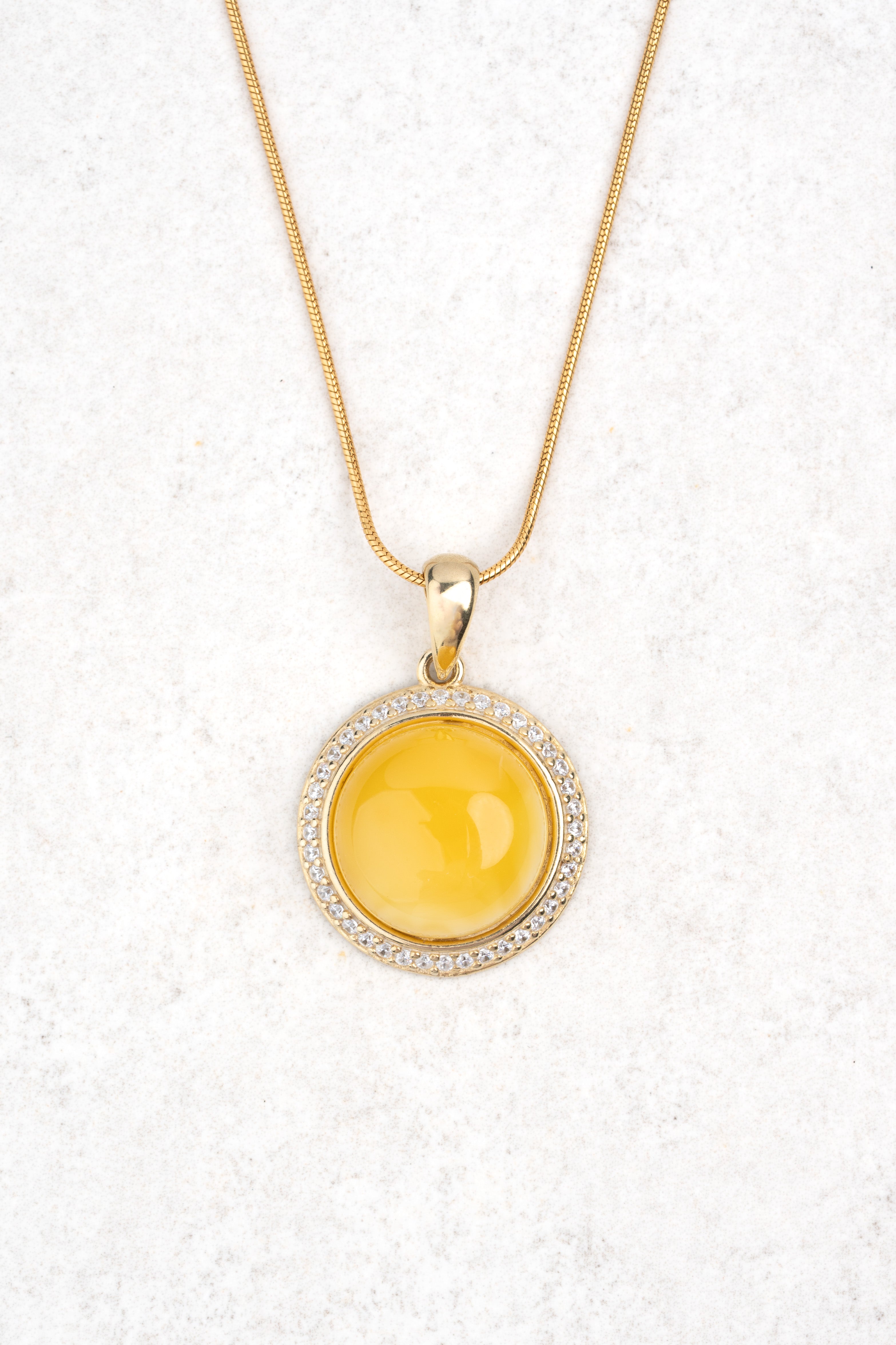 Geltonojo gintaro pakabukas "Orbis Aurum"