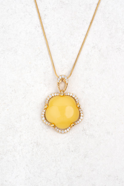 Paauksuotas gintarinis pakabukas su geltonu gintaru "Aura Solis"