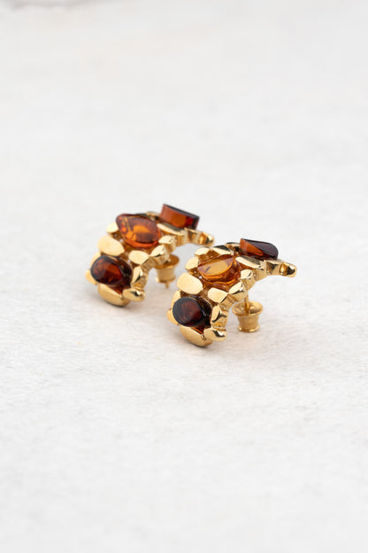 Paauksuoti auskarai su vyšnių ir medaus spalvos gintaru „Flamma Aurea"