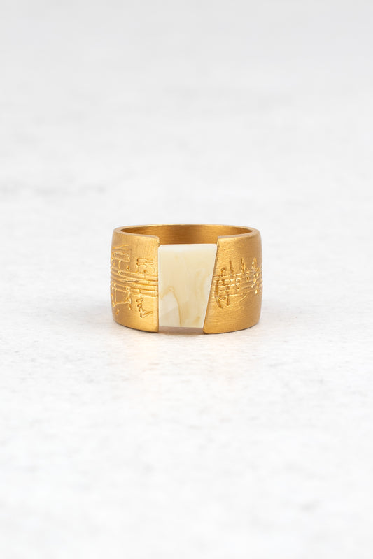 Paauksuotas žiedas su baltuoju gintaru „Lapis Caelestis“