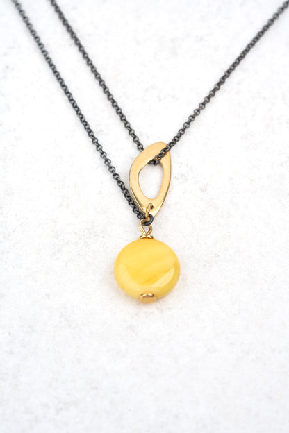 Paauksuotas gintaro pakabukas su geltonuoju gintaru „Nodus Aurum“