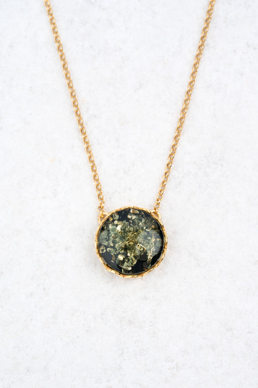 Paauksuotas gintaro pakabukas su žaliuoju gintaru „Aurora Silvarum“