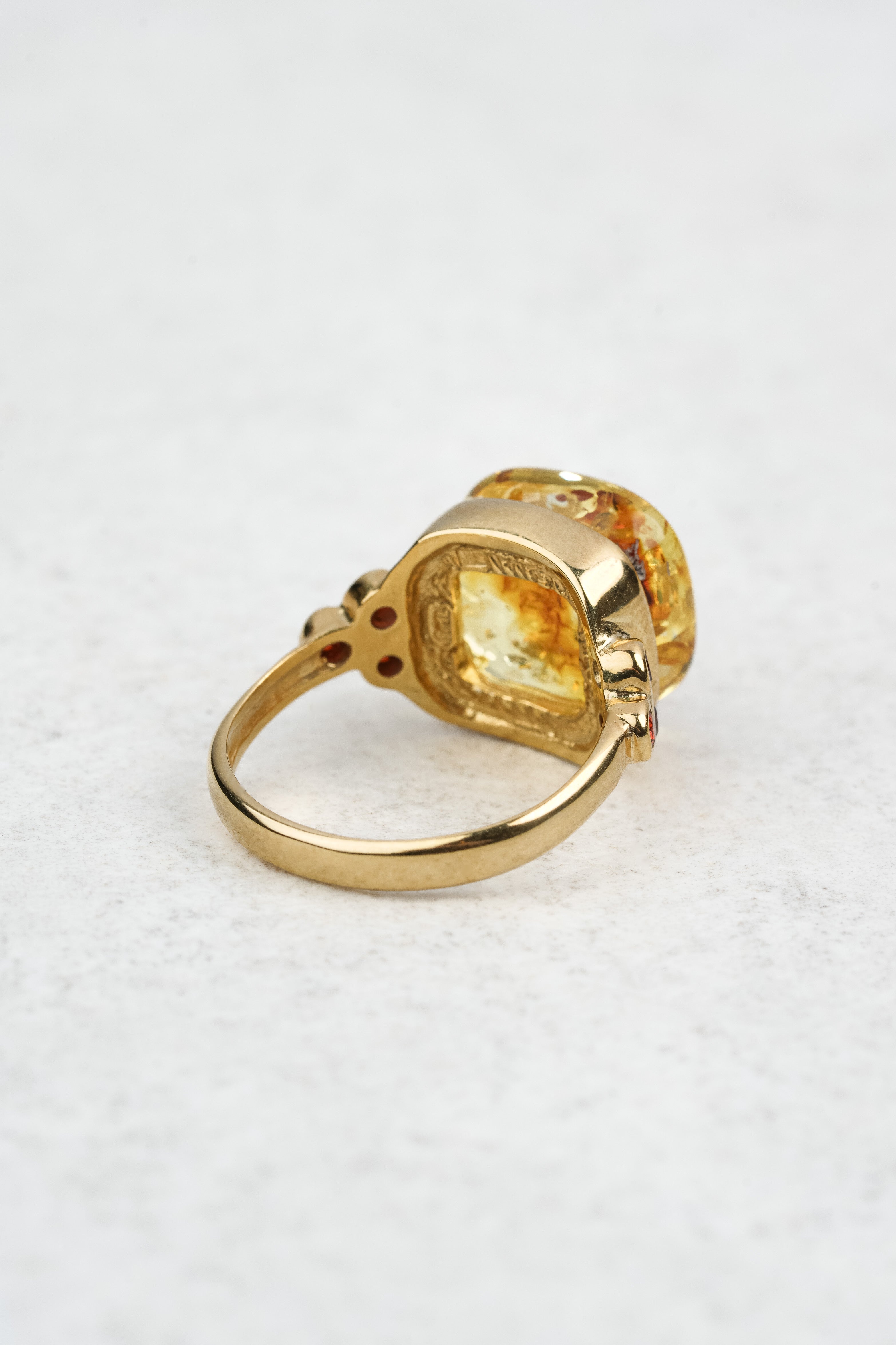 Luxurious Gold-Plated Ring with Yellow Amber "Aurum Umbrae"