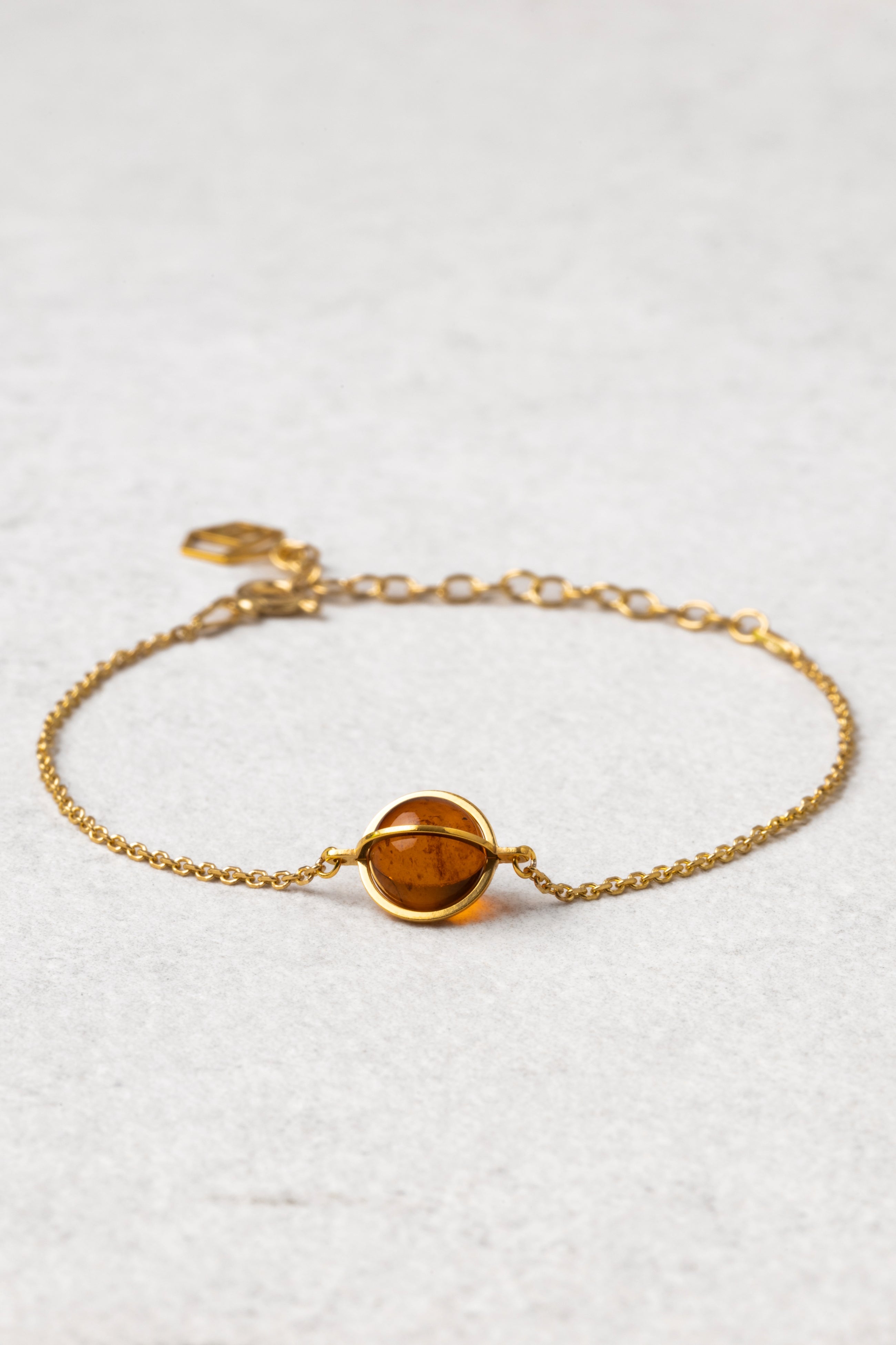 Elegantiška gintaro apyrankė „Aurum Sfera“