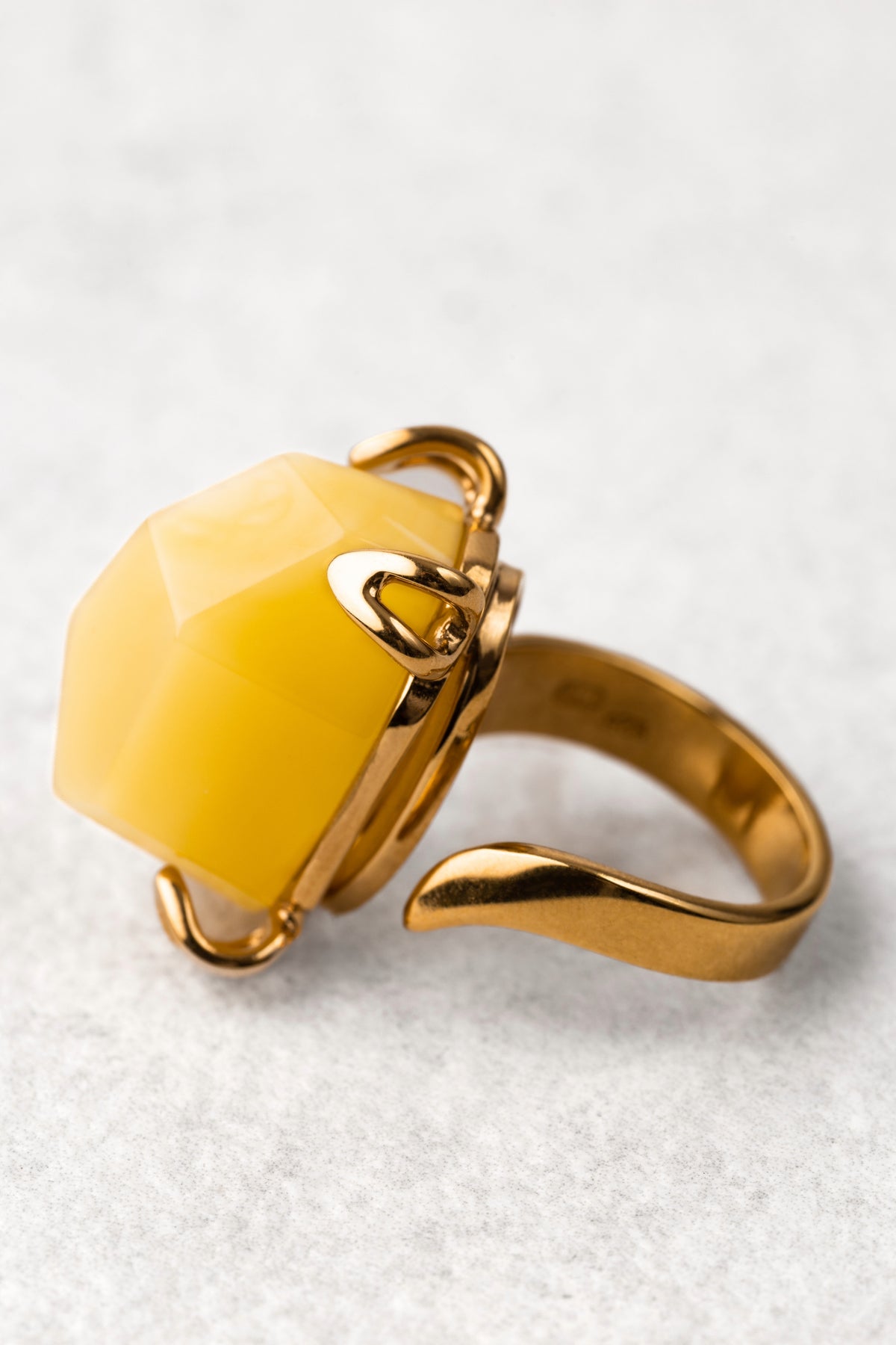 Yellow Baltic Amber Ring “Royale Aurum”