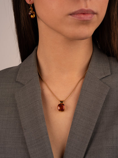 Modern Gold-Plated Pendant with Honey-Colored Amber "Aurea Splendor"