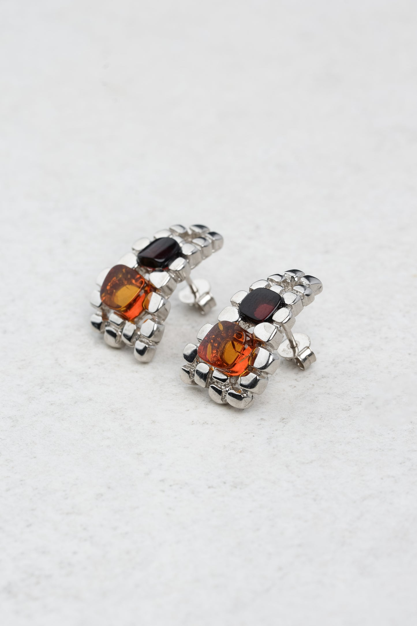 Silver Earrings with Honey and Cherry-Colored Amber "Luxar Ambrosium - Fides“