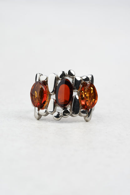 Sidabrinis medaus ir vyšnių spalvos gintaro žiedas „Luxar Ambrosium - Origo“