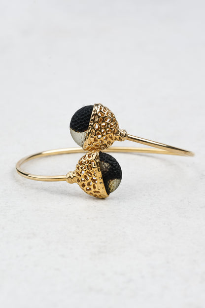 Gold-Plated Bracelet with Cherry Amber "Ars Mutatio"