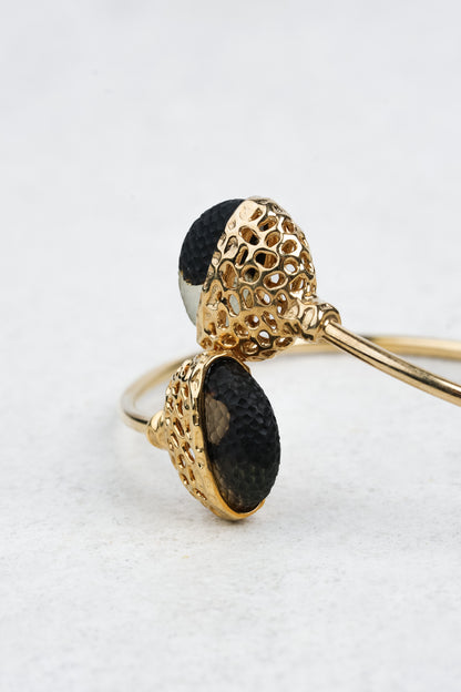 Gold-Plated Bracelet with Cherry Amber "Ars Mutatio"