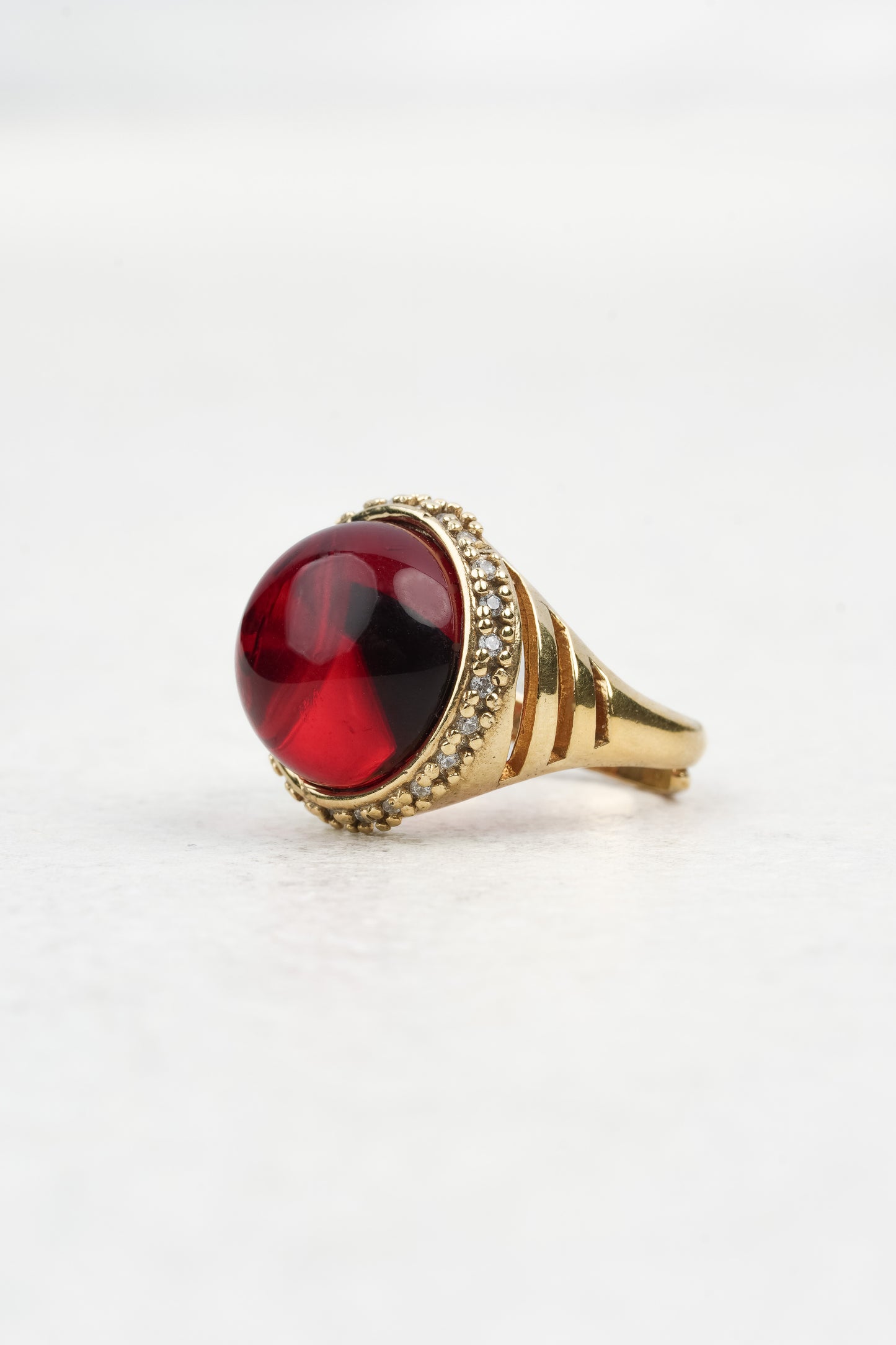 Gold-Plated Ring with Natural Red Amber "Peccatum Dulce – Nexus"