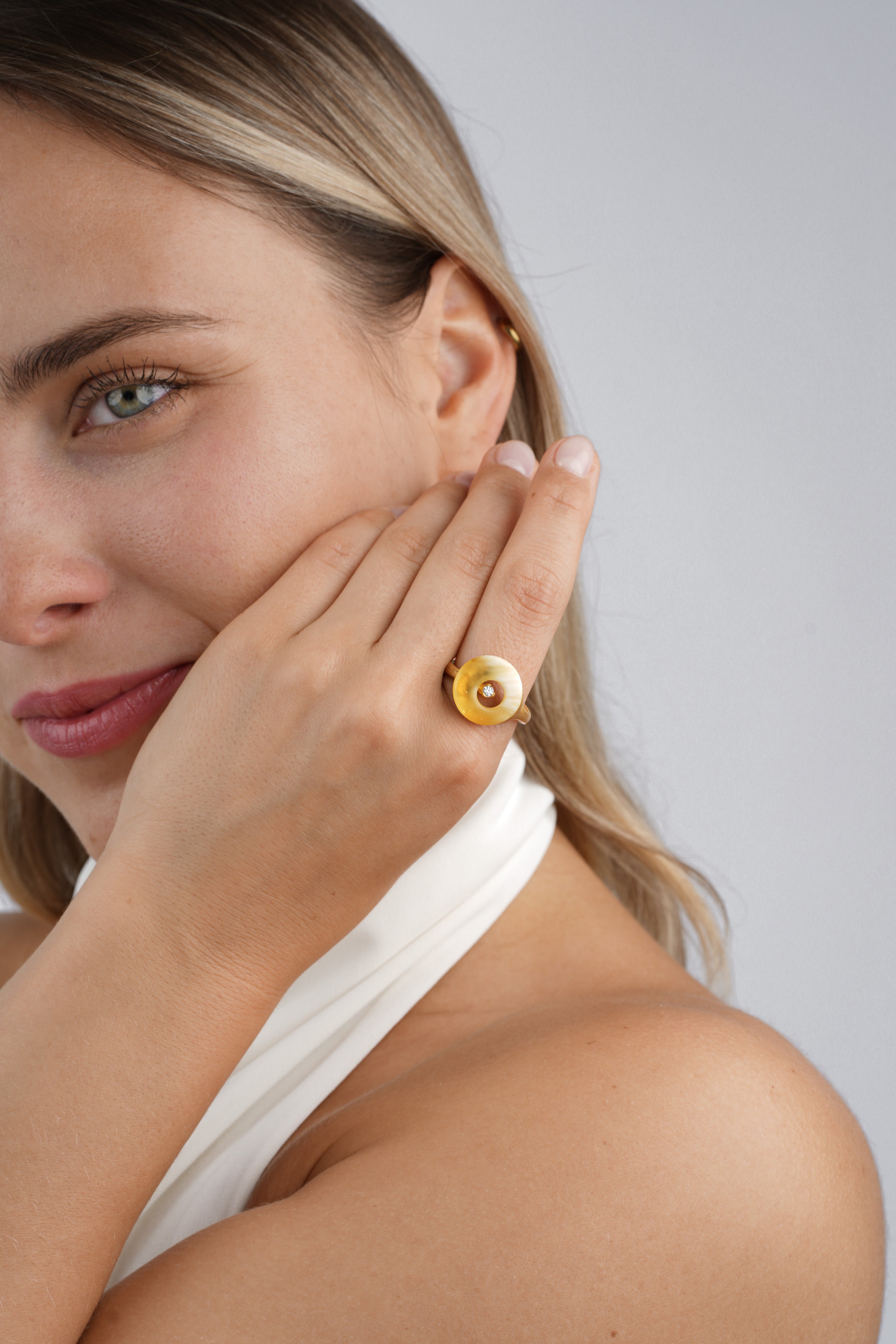Gold-Plated Ring with Milky Amber "Fragmenta Imperii – Doria"